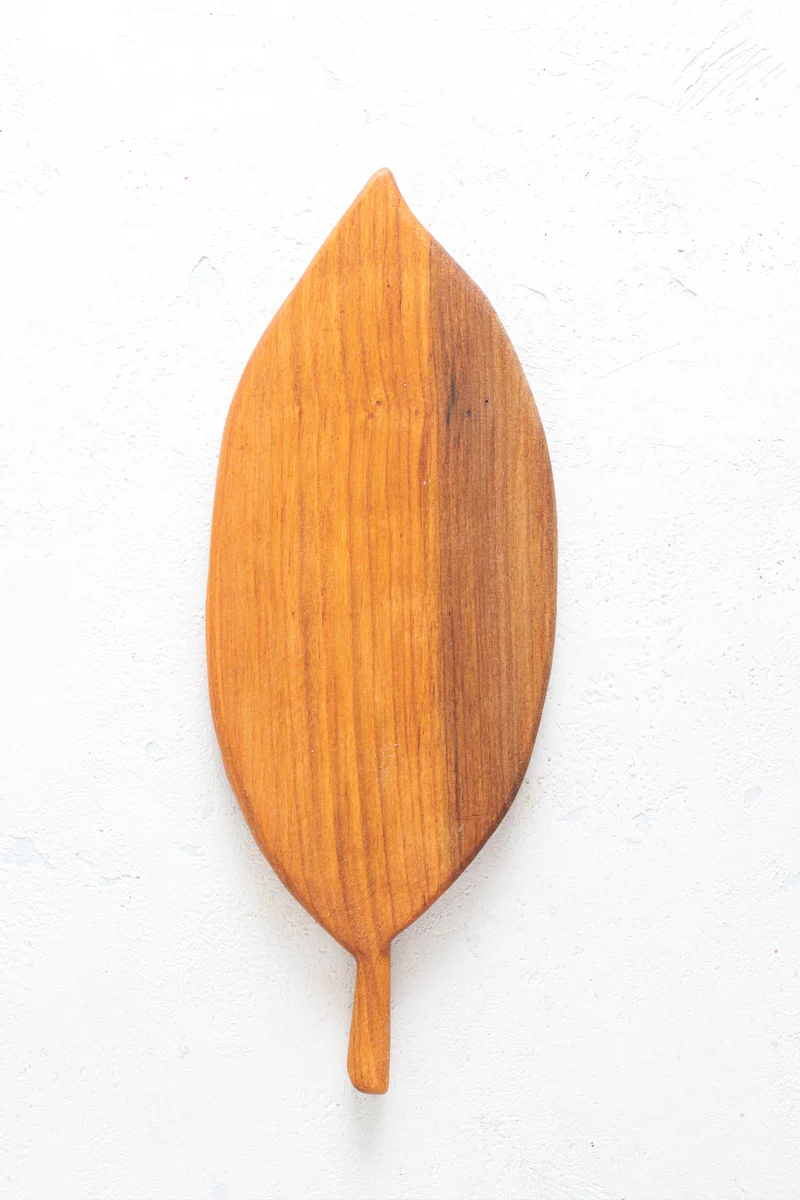 Tagliere a foglia in legno di ciliegio - Fruscio