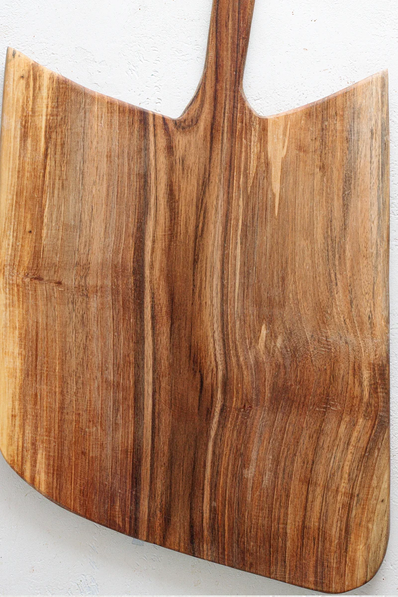 Tagliere in legno di noce Egle